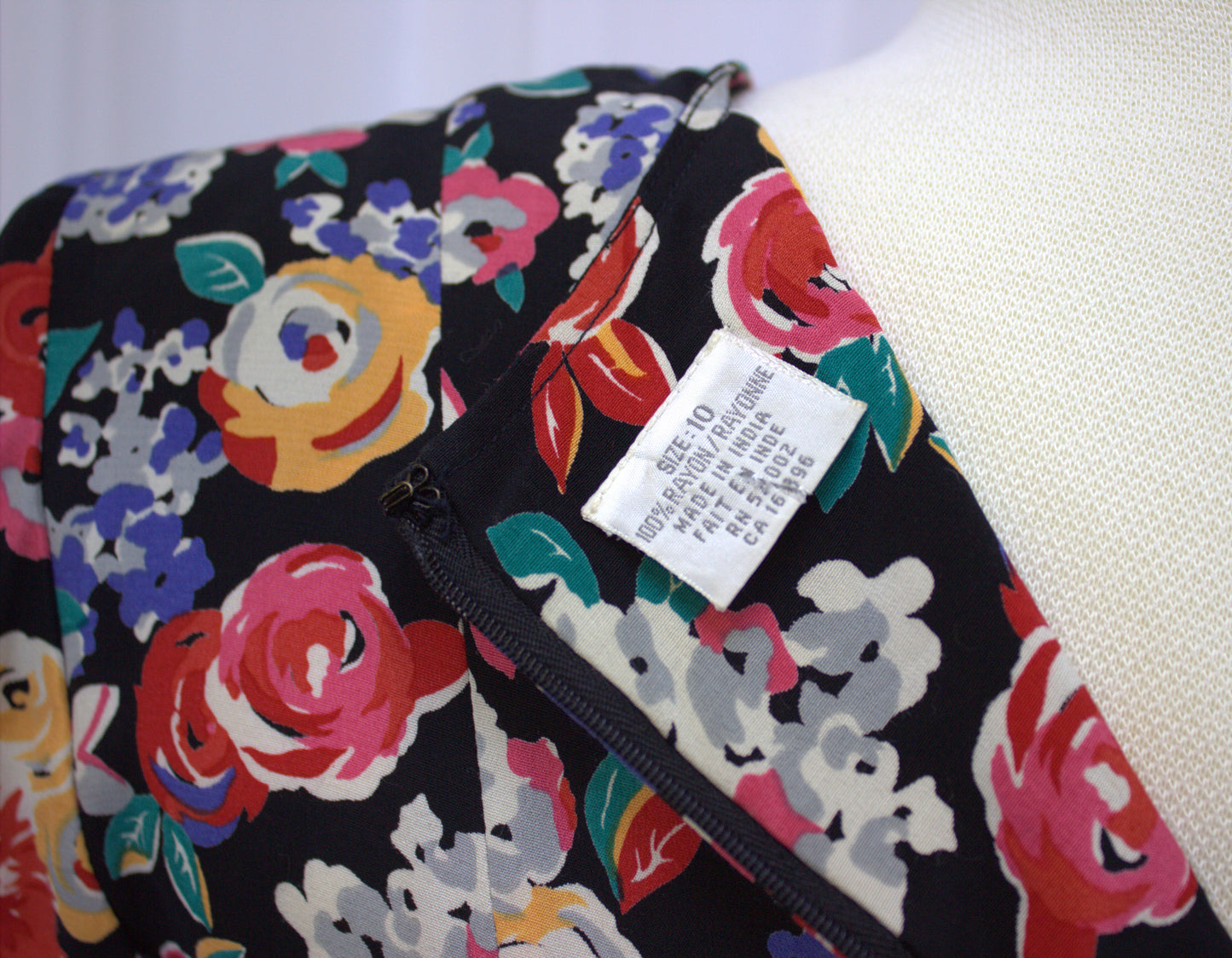 Stunningly Beautiful Liz Claiborne Vintage 1990s Dress - Size 10