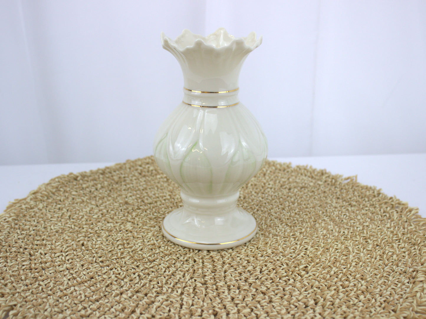 Belleek Irish Porcelain Lotus Blossom Spill Vase – Subtle Elegance