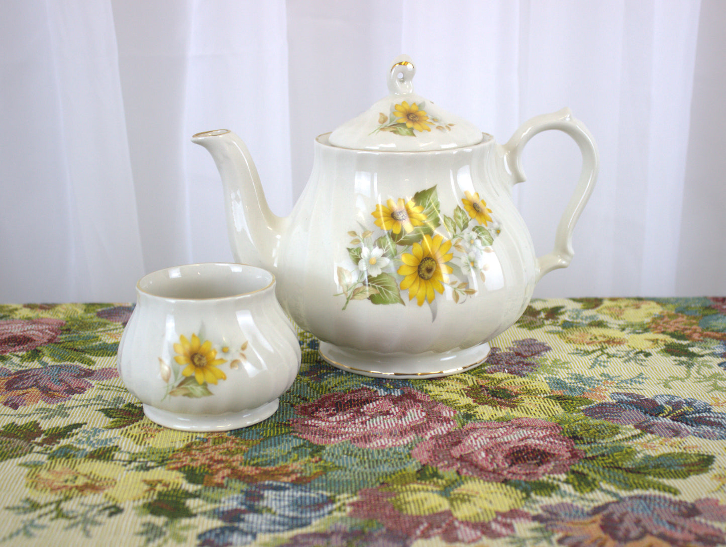 Elegant Sadler Teapot & Matching Sugar Bowl – Floral Delight for 4 Cups