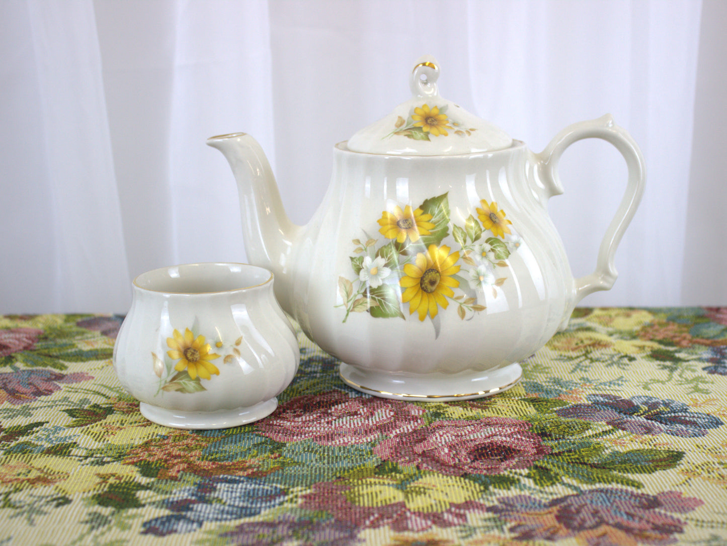 Elegant Sadler Teapot & Matching Sugar Bowl – Floral Delight for 4 Cups