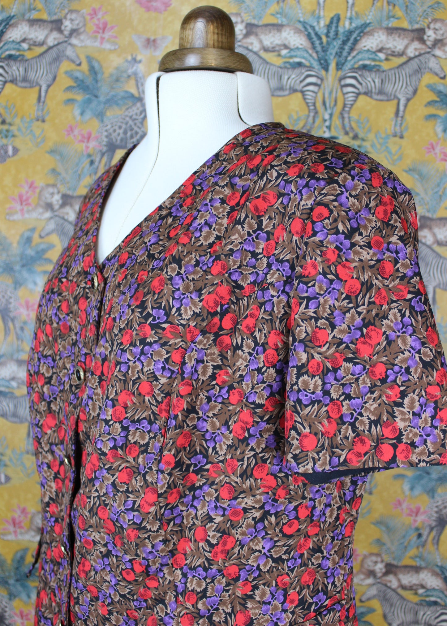 Vintage Floral Button-Up Shirt - Size XL