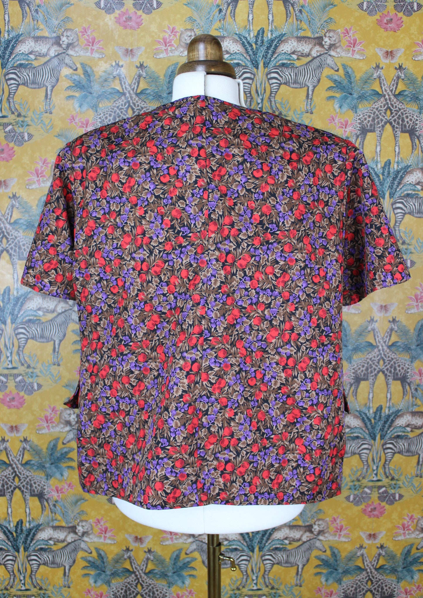 Vintage Floral Button-Up Shirt - Size XL