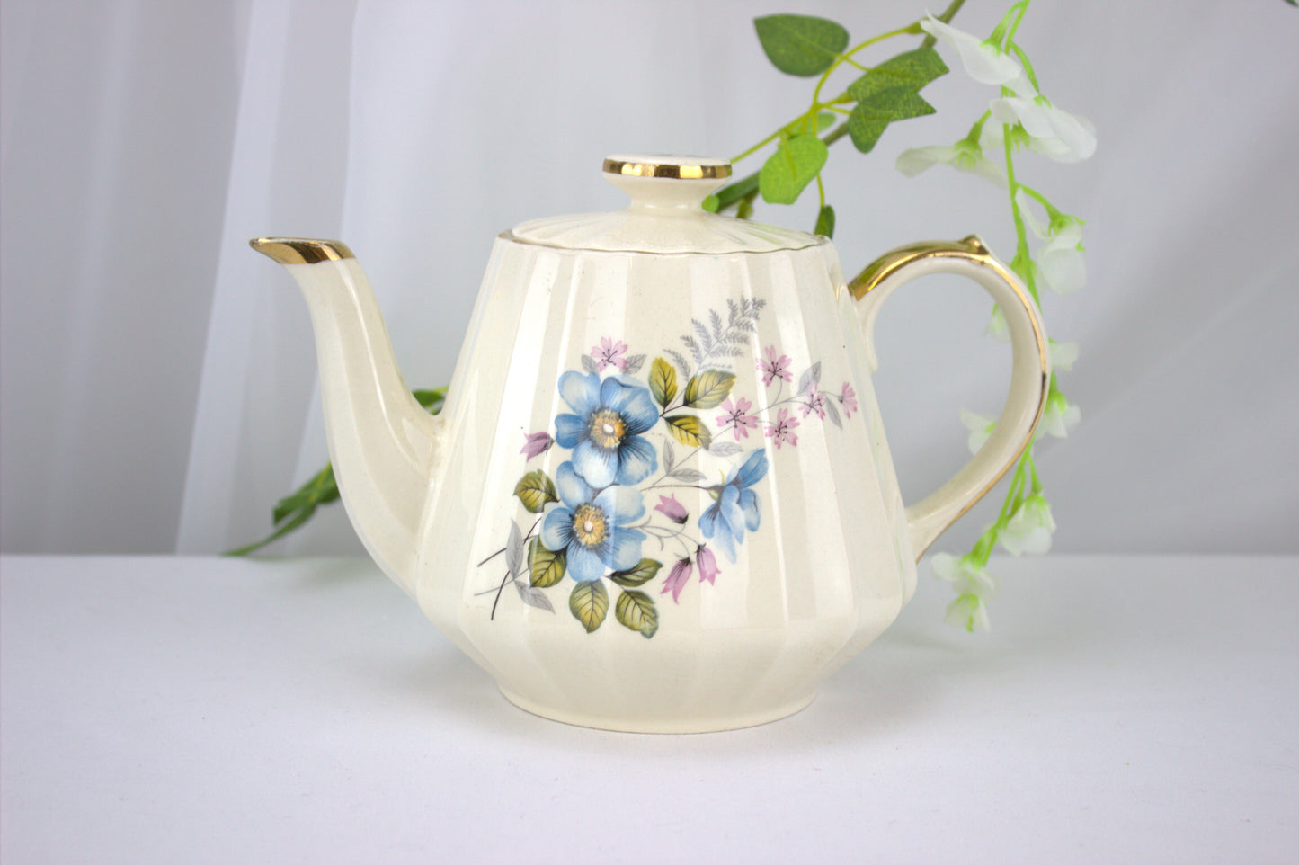 Charming, Simple, Elegant, Vintage Sadler Floral Tea Pot