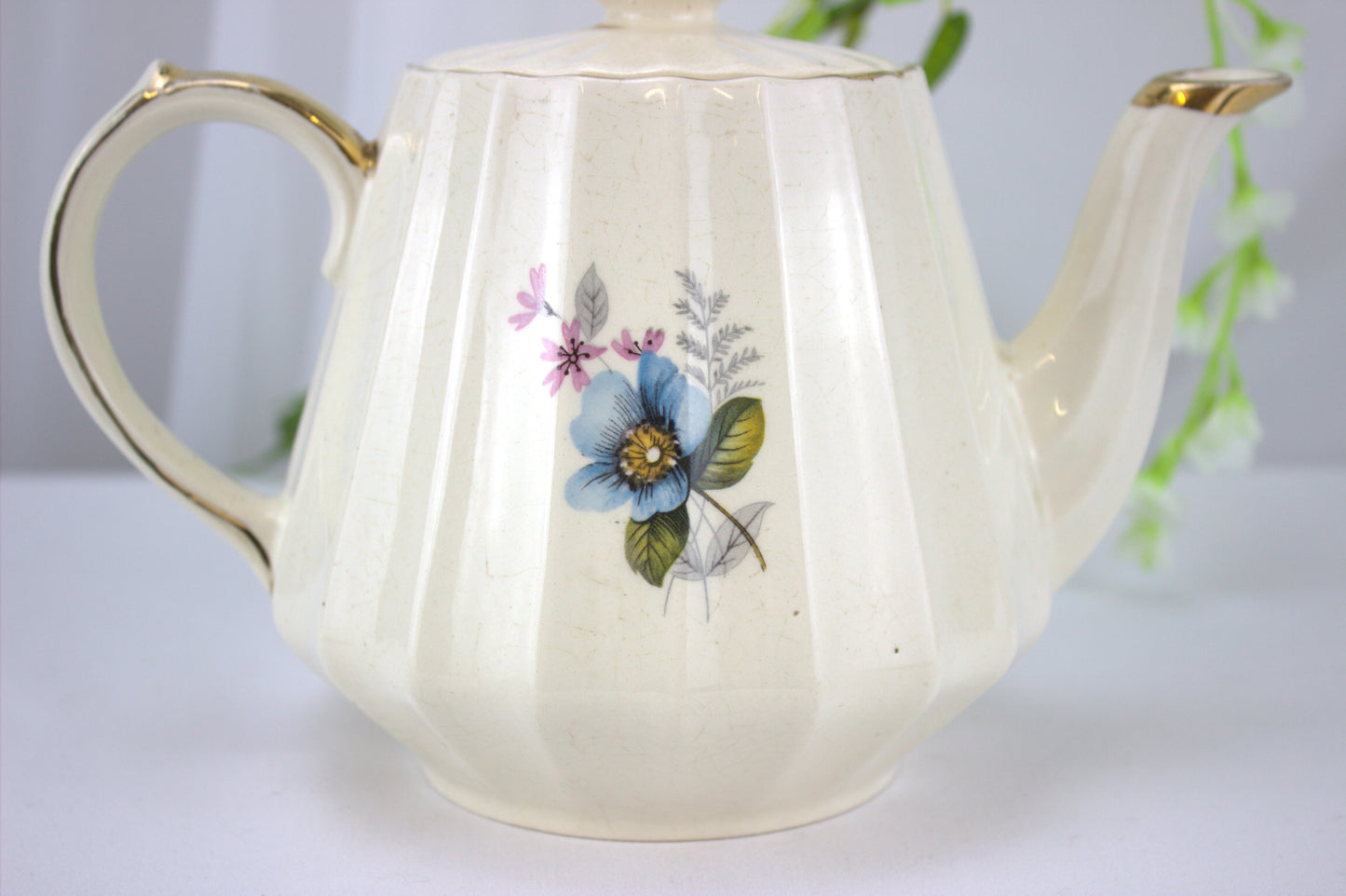 Charming, Simple, Elegant, Vintage Sadler Floral Tea Pot