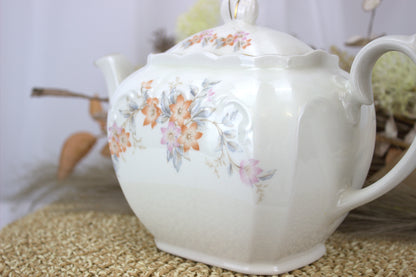 Simple yet Elegant Vintage Floral Teapot