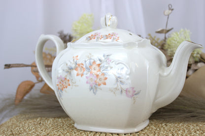 Simple yet Elegant Vintage Floral Teapot