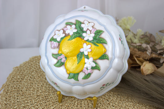 Stunningly Vibrant Le Cordon Bleu Vintage 1986 Wall Hanging Mold - Lemons