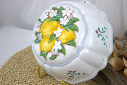 Stunningly Vibrant Le Cordon Bleu Vintage 1986 Wall Hanging Mold - Lemons