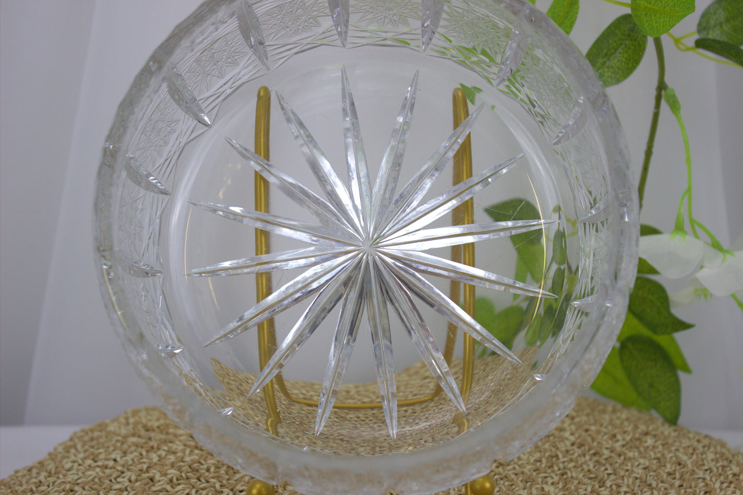 Exquisite Vintage 7-inch Cut Crystal Bowl from the 70s - beautiful timeless home decor