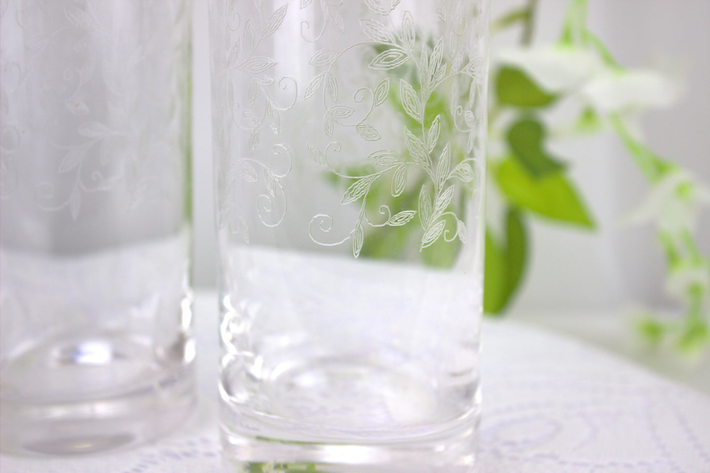 Pair of Dainty Etched Leaf and Vine Highball Glasses - Perfect for summer cocktails - 1980's