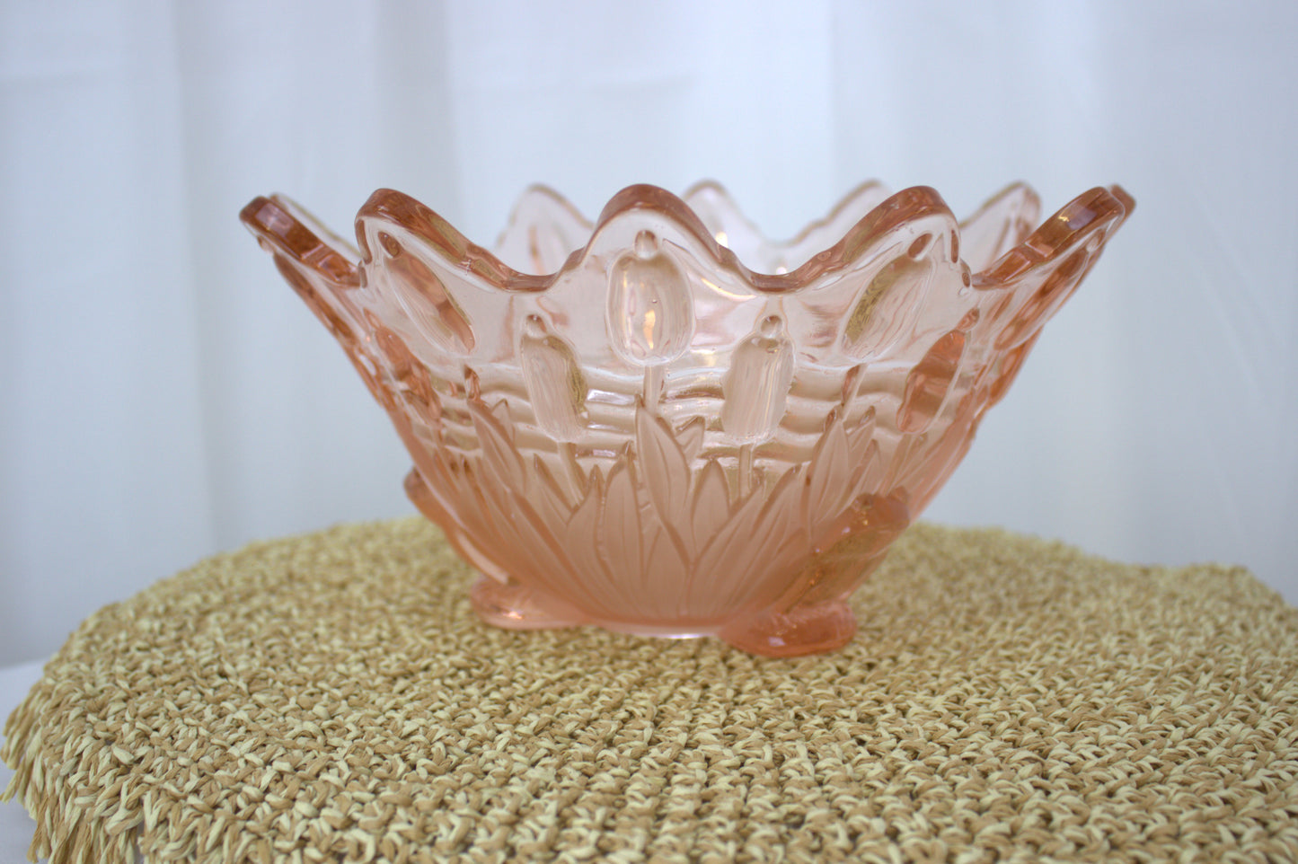 Wonderful Vintage Pink Depression Glass Bowl with Frosted Details