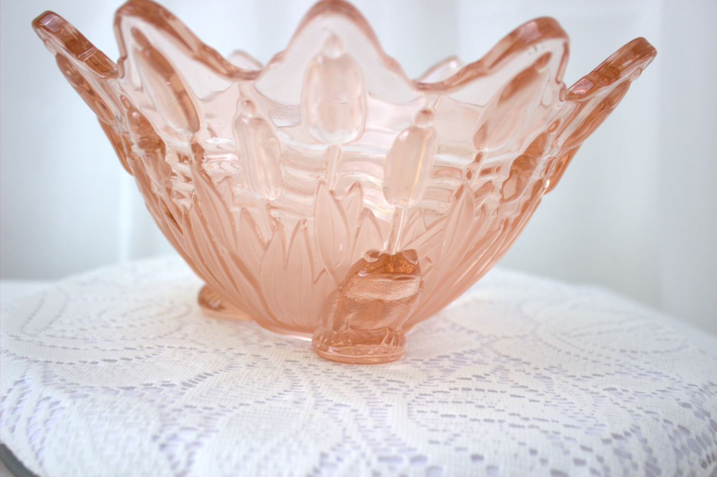 Wonderful Vintage Pink Depression Glass Bowl with Frosted Details