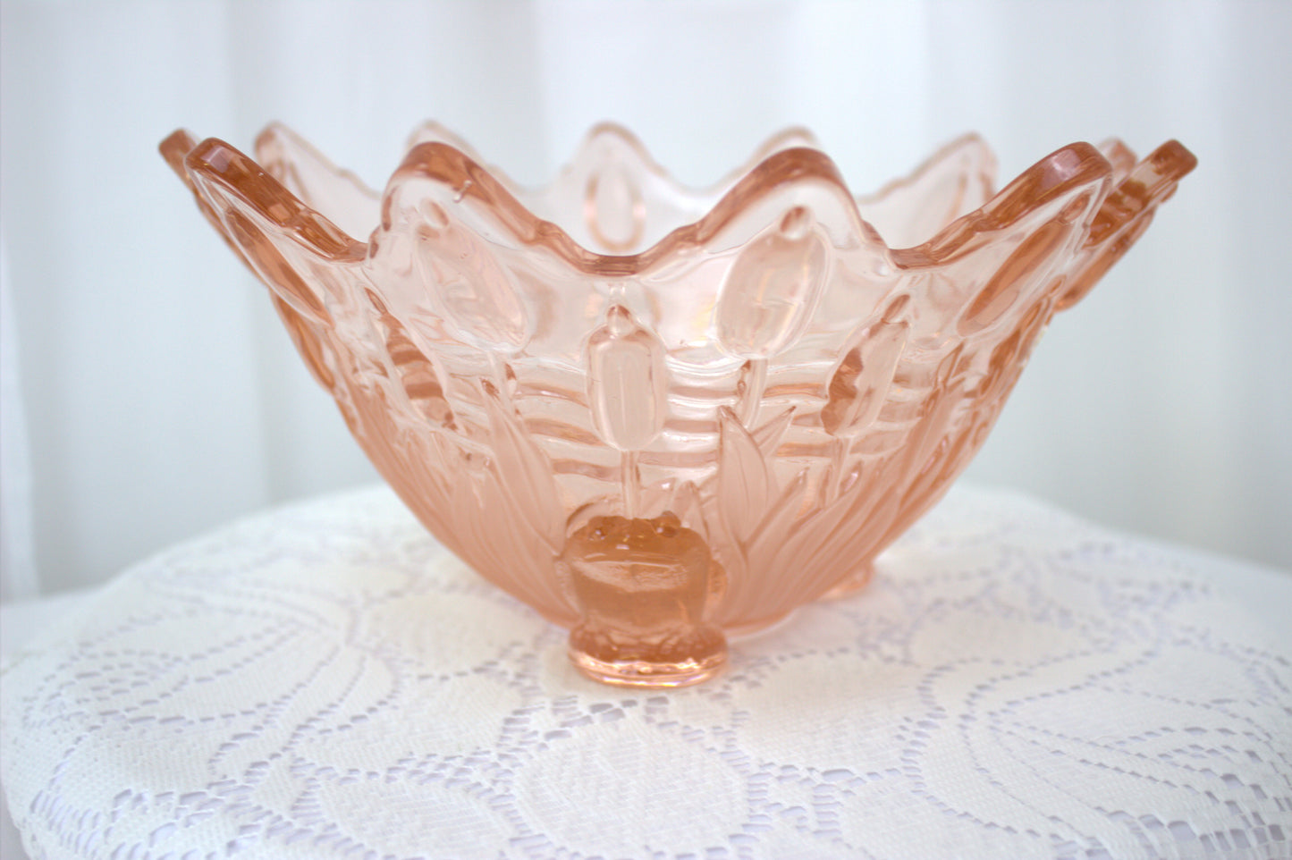 Wonderful Vintage Pink Depression Glass Bowl with Frosted Details