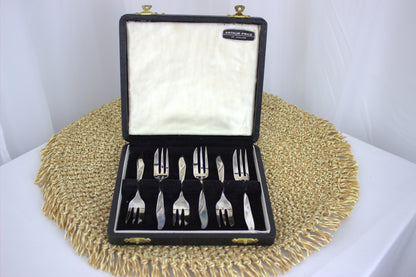 Stunning 1930's Set of 8 Arthur Price Vintage Cake Forks in Original Presentation Box