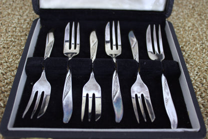 Stunning 1930's Set of 8 Arthur Price Vintage Cake Forks in Original Presentation Box