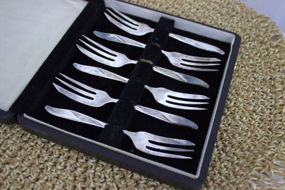 Stunning 1930's Set of 8 Arthur Price Vintage Cake Forks in Original Presentation Box