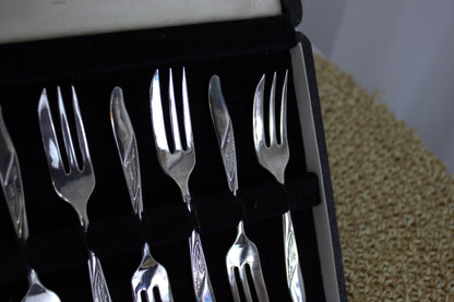 Stunning 1930's Set of 8 Arthur Price Vintage Cake Forks in Original Presentation Box