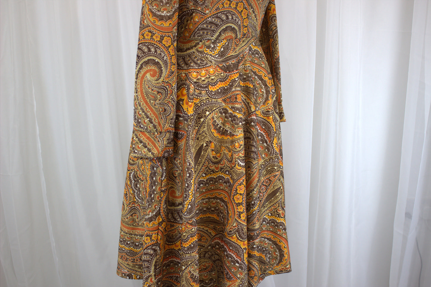 Stunning Vintage 70s Brown and Orange Paisley Swing Dress - Size 14