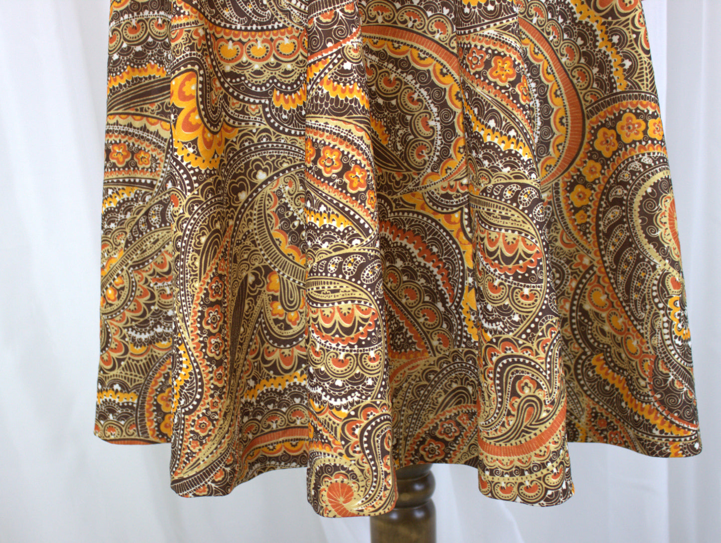 Stunning Vintage 70s Brown and Orange Paisley Swing Dress - Size 14