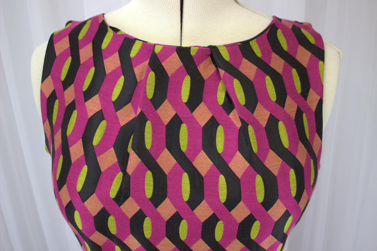 Beautiful Vintage Geometric Pattern Dress with belt - Size 12