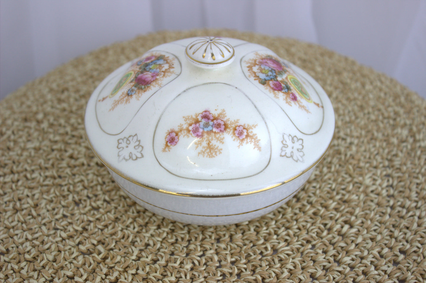 Beautiful Antique Crown Devon Soap Dish - 1930's