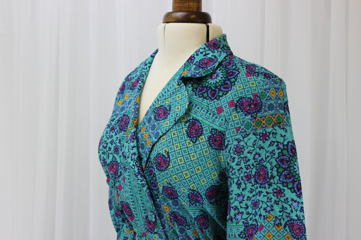 Wonderfully Vibrant Paisley and Patterned Vintage Dress - Size 8