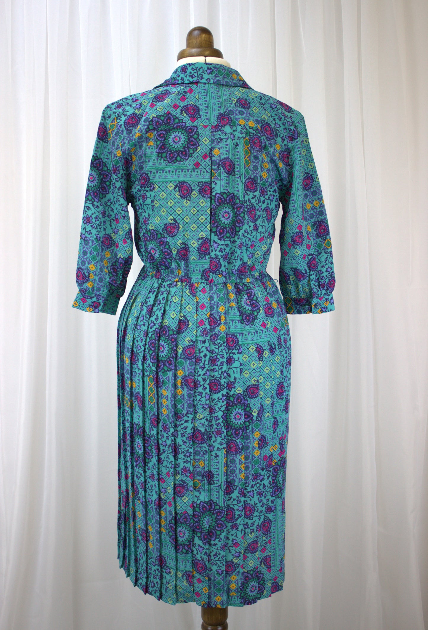 Wonderfully Vibrant Paisley and Patterned Vintage Dress - Size 8