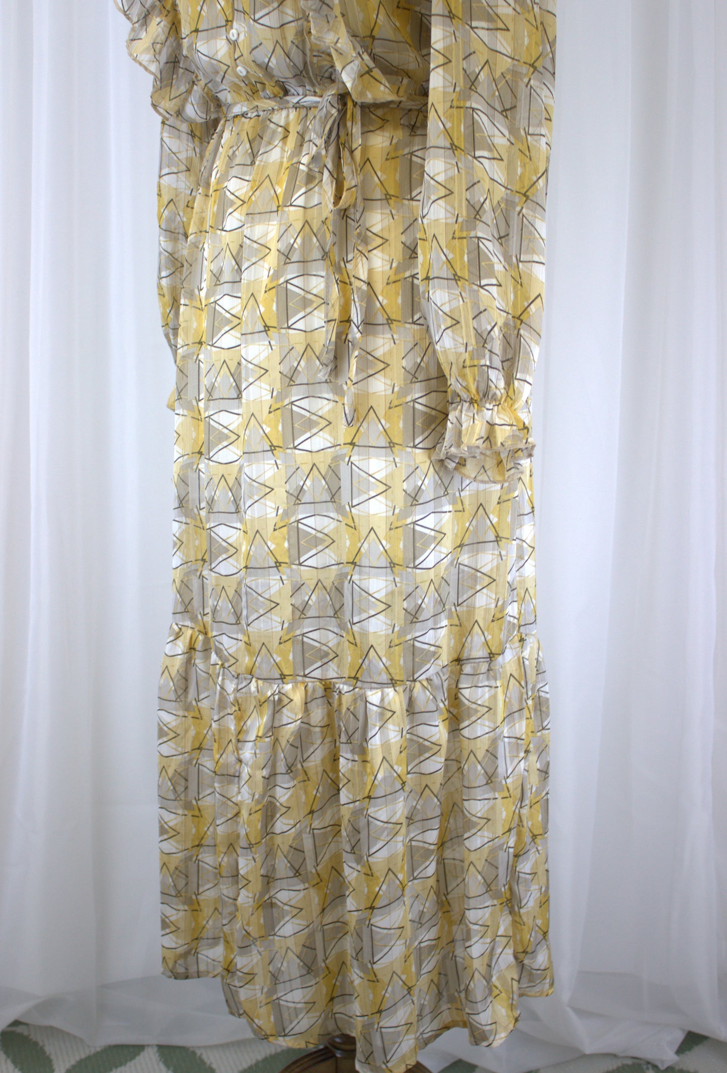 Wonderfully Unusual Vintage Geometric Print Chiffon Dress - Size 8-10