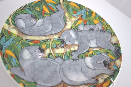 Wonderful Set of 4 Australian Wildlife Plates - Wall Hangings included