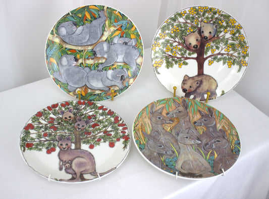 Wonderful Set of 4 Australian Wildlife Plates - Wall Hangings included