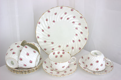 Stunning Aynsley Bone China Set - 21 pieces