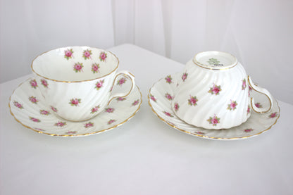 Stunning Aynsley Bone China Set - 21 pieces