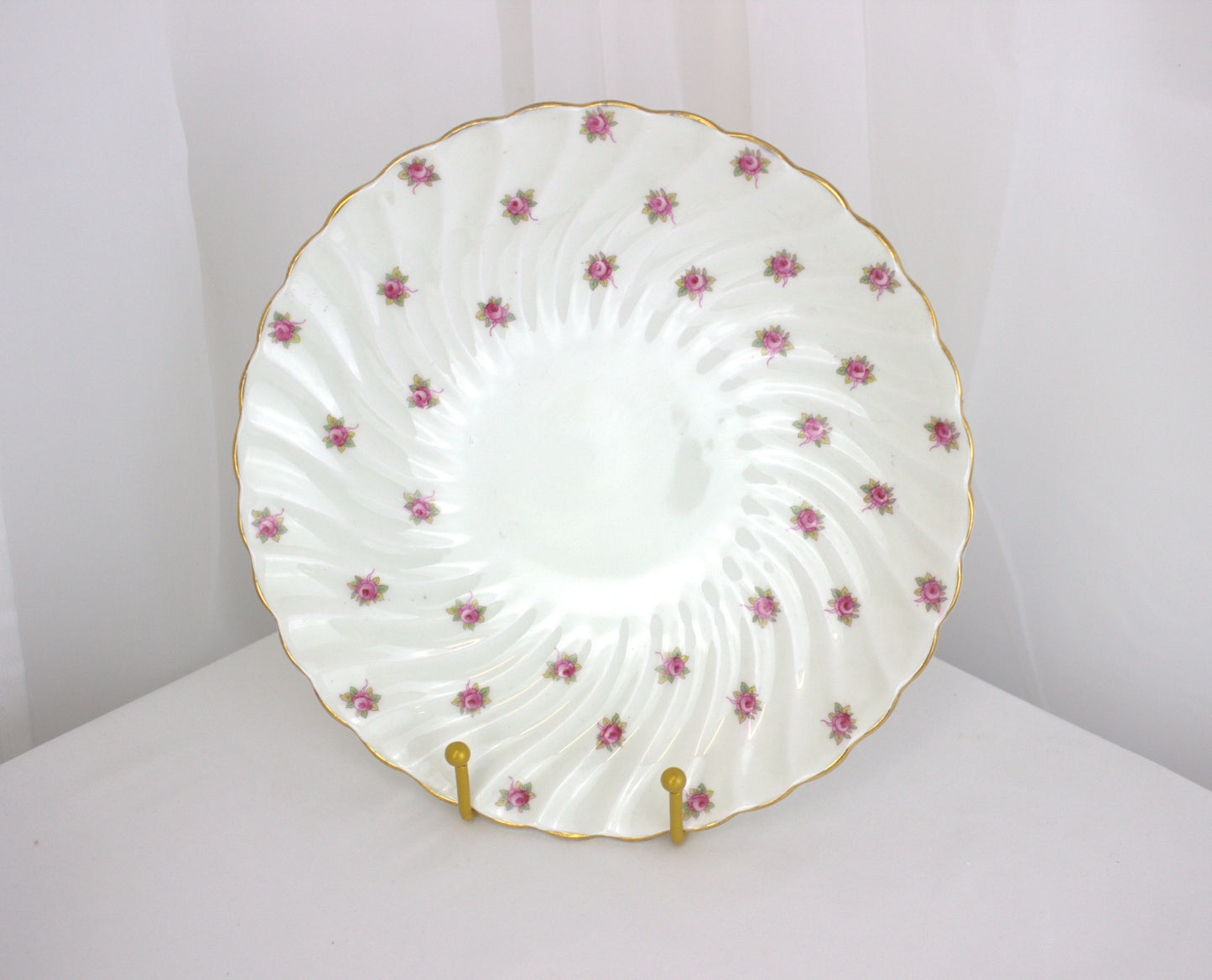 Stunning Aynsley Bone China Set - 21 pieces