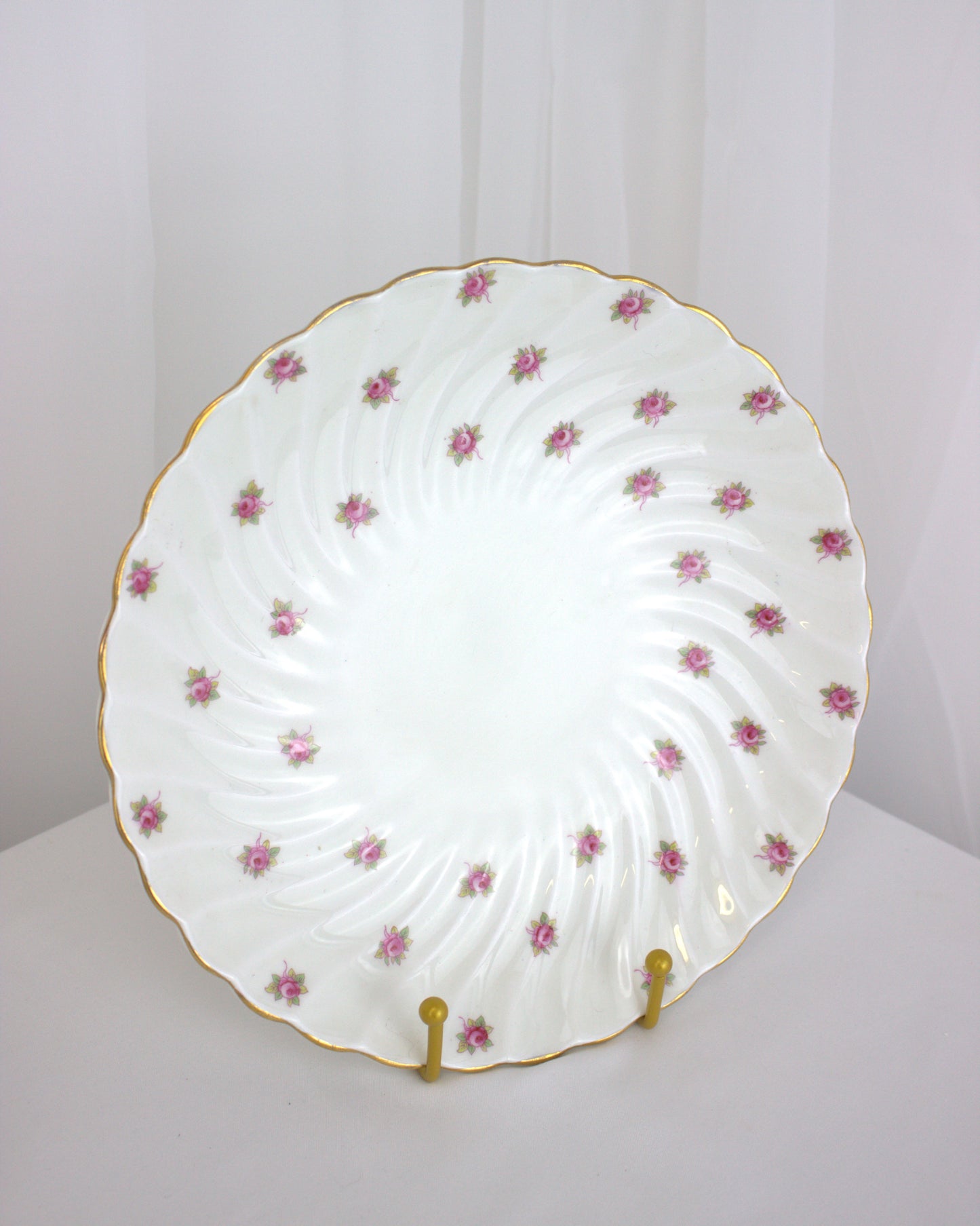 Stunning Aynsley Bone China Set - 21 pieces