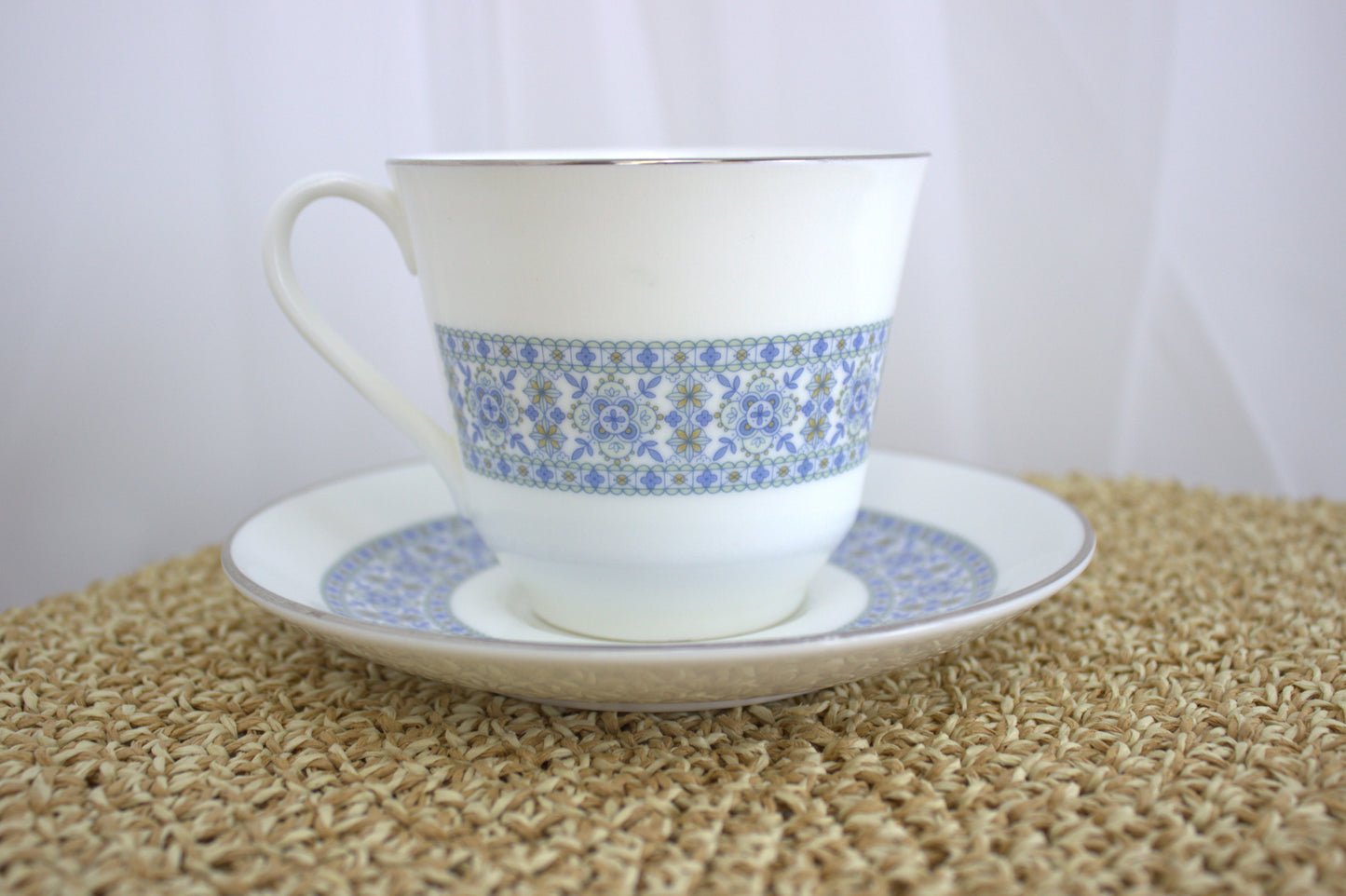 Royal Doulton 'Counterpoint' Fine Bone China Tea Cup & Saucer Set – English Elegance