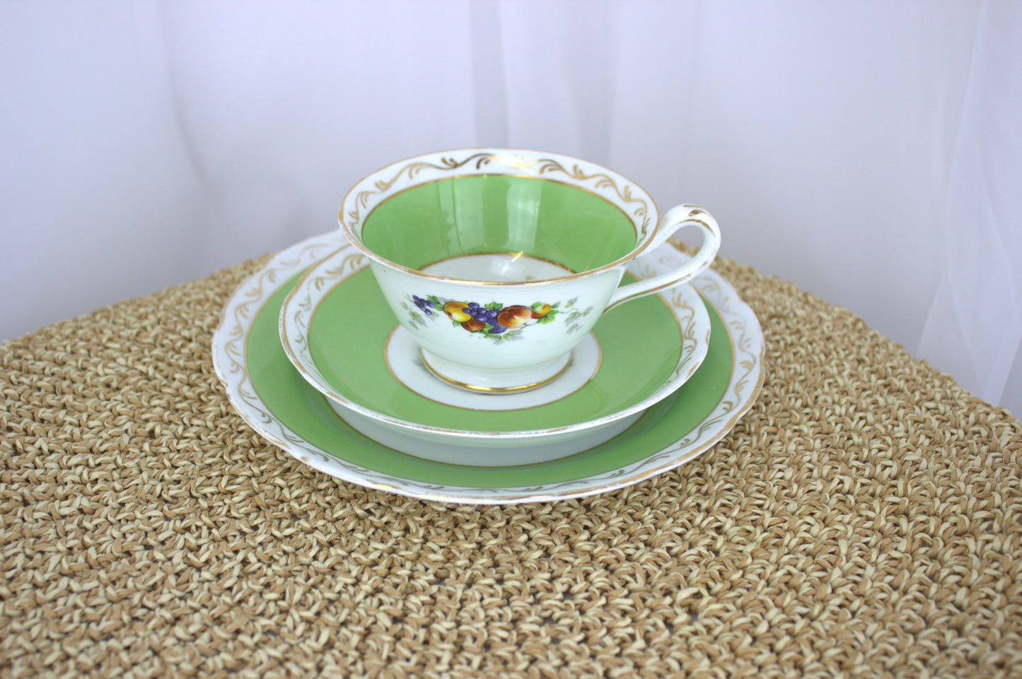 Vintage 1950s Bone China Tea Cup Trio - Grosvenor China