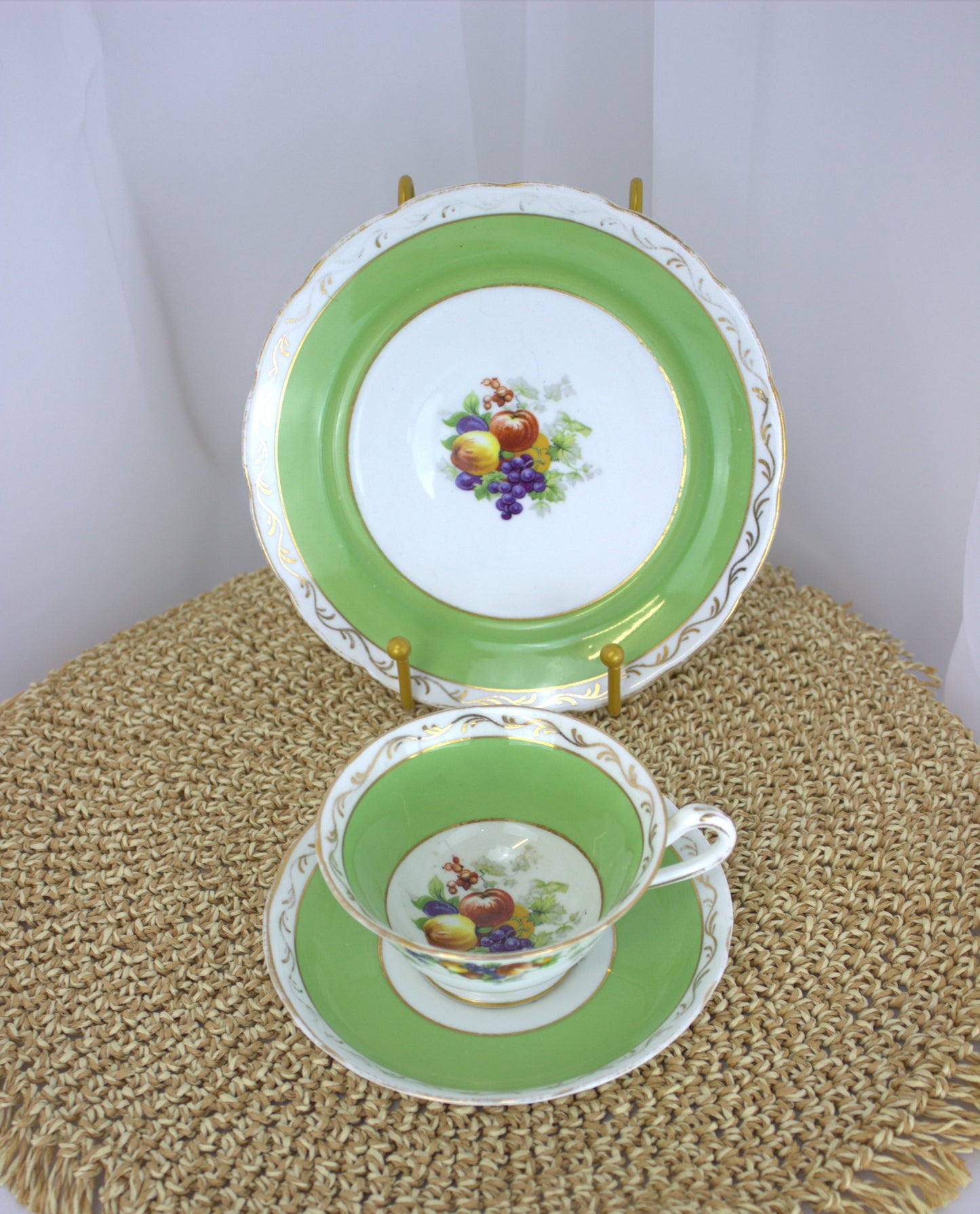 Vintage 1950s Bone China Tea Cup Trio - Grosvenor China