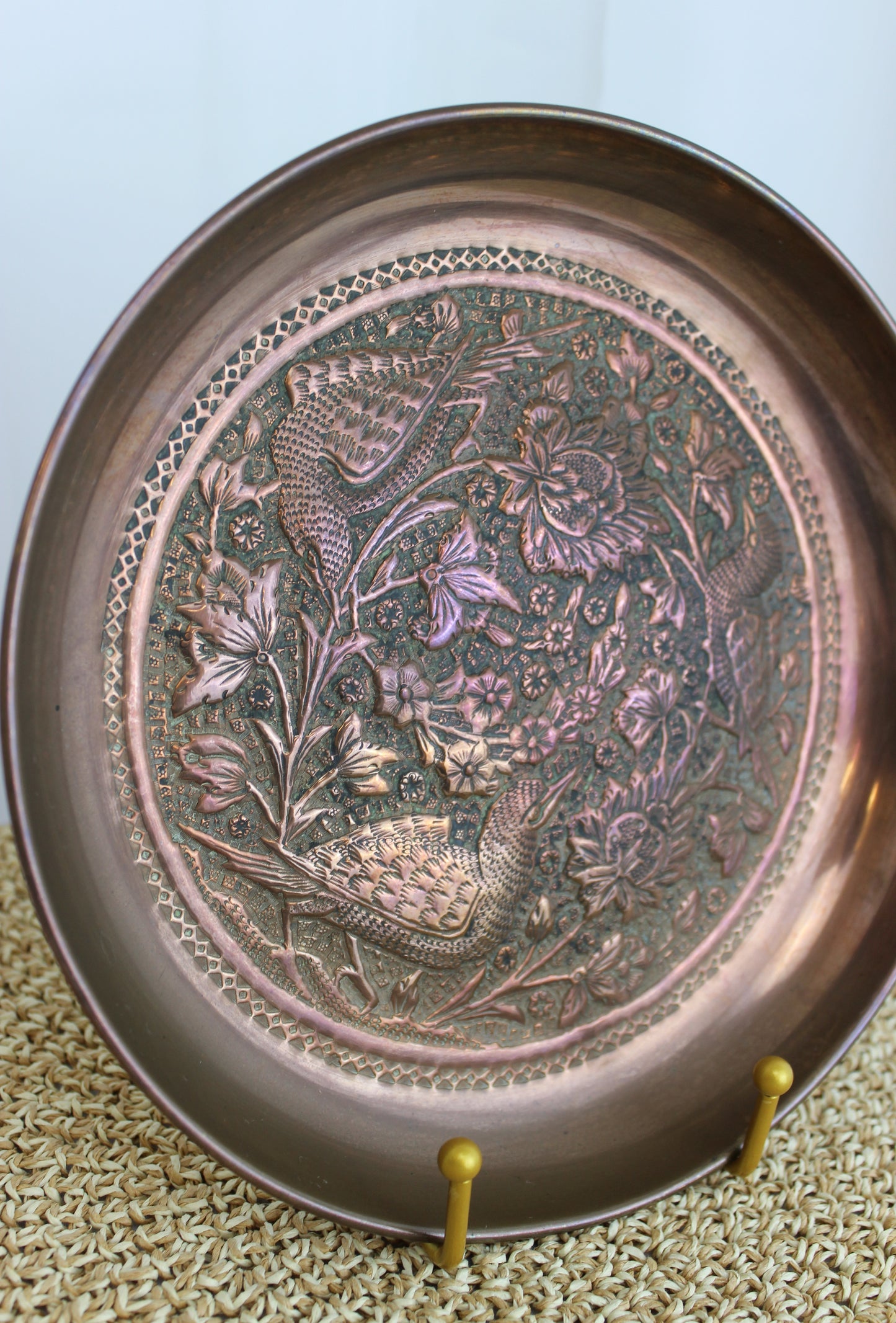 Elegant Decorative Plate with Exquisite Bird Motif