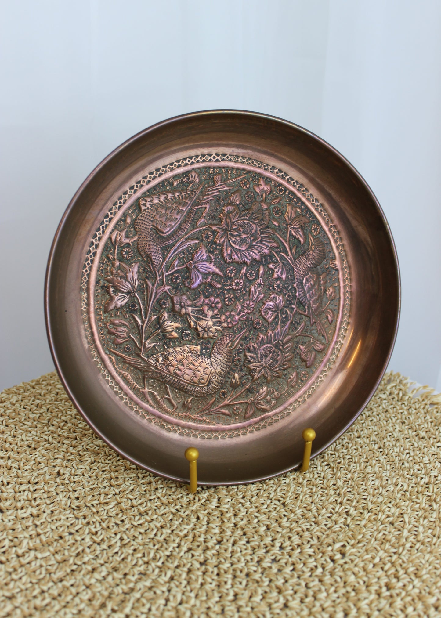 Elegant Decorative Plate with Exquisite Bird Motif