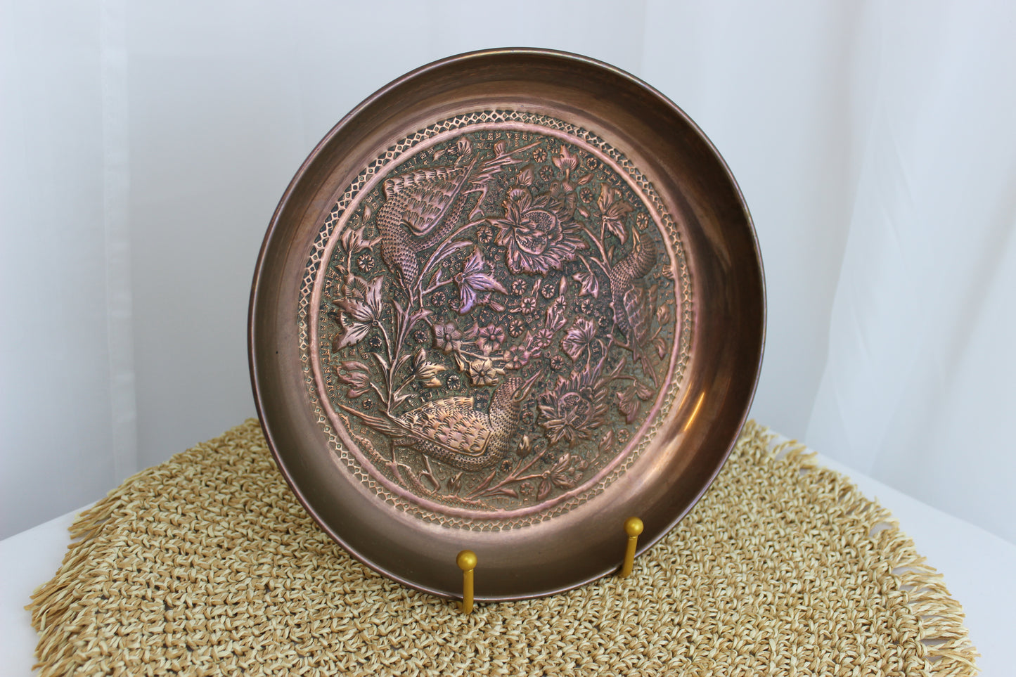 Elegant Decorative Plate with Exquisite Bird Motif