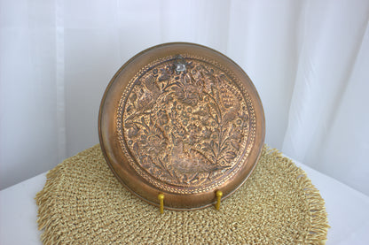 Elegant Decorative Plate with Exquisite Bird Motif