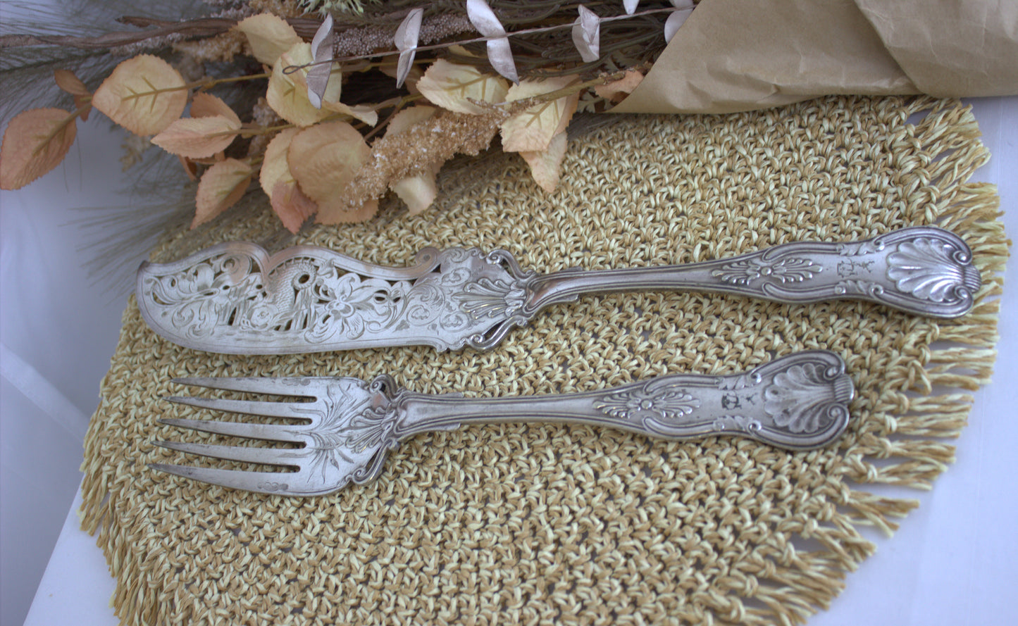 Stunning Elkington & Co Fish Serving Set - Fish in the Lily Pattern