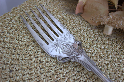 Stunning Elkington & Co Fish Serving Set - Fish in the Lily Pattern