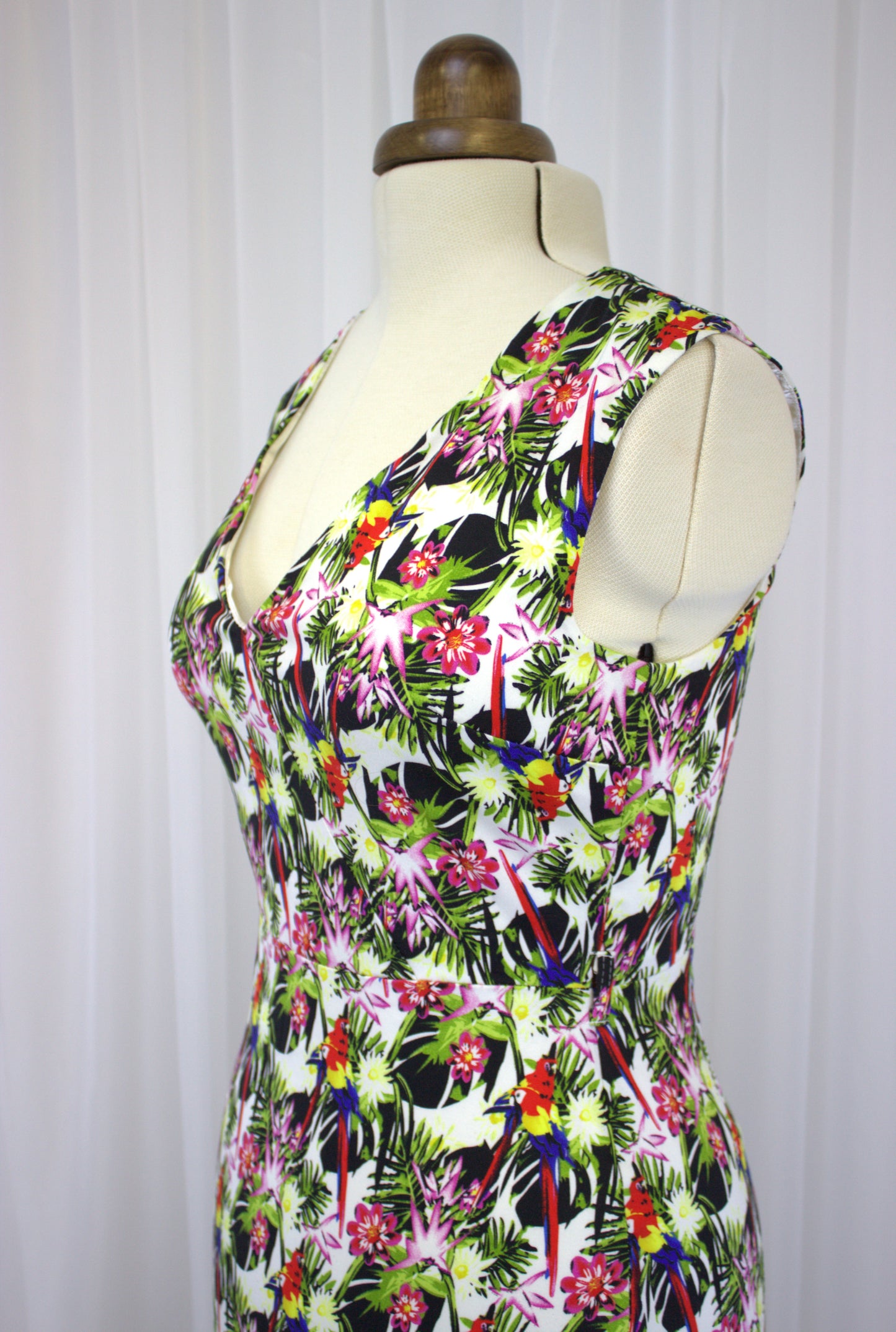 Fun, Fabulous Quirky Print Parrot Dress - Size 12