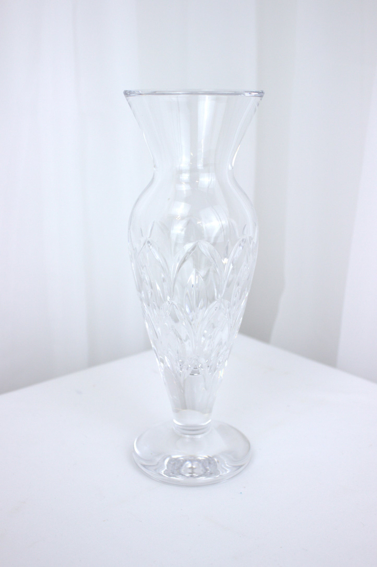 Stunning Stuart Crystal flower vase - 8 inches tall