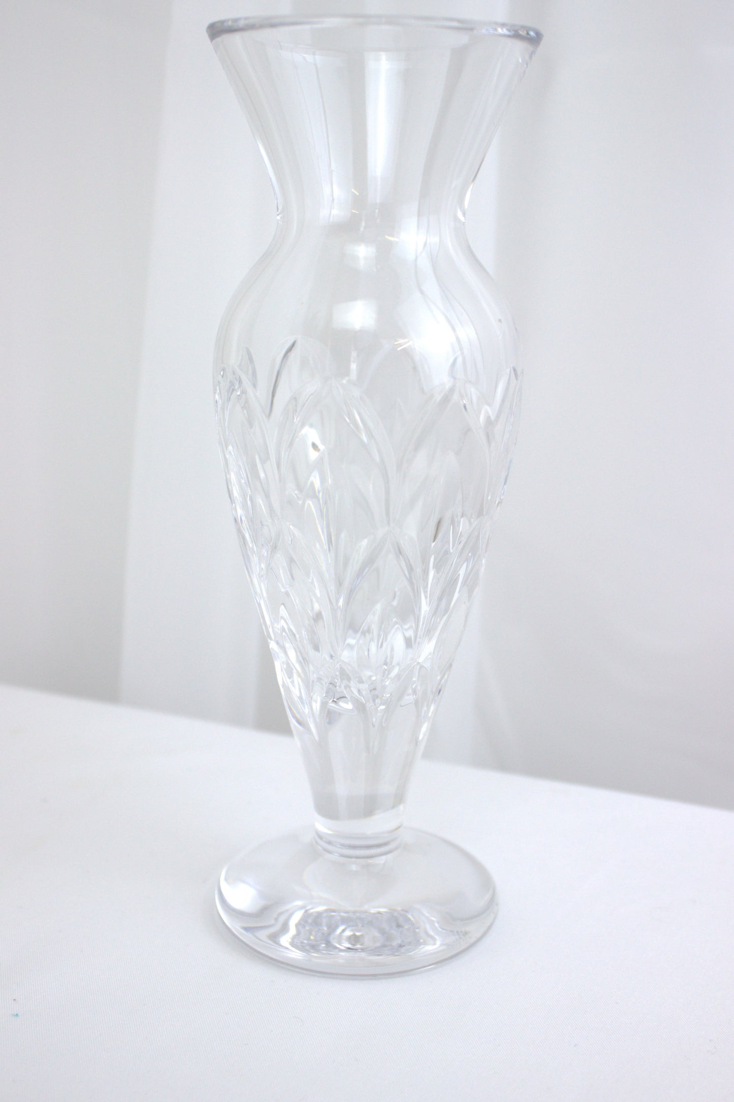 Stunning Stuart Crystal flower vase - 8 inches tall