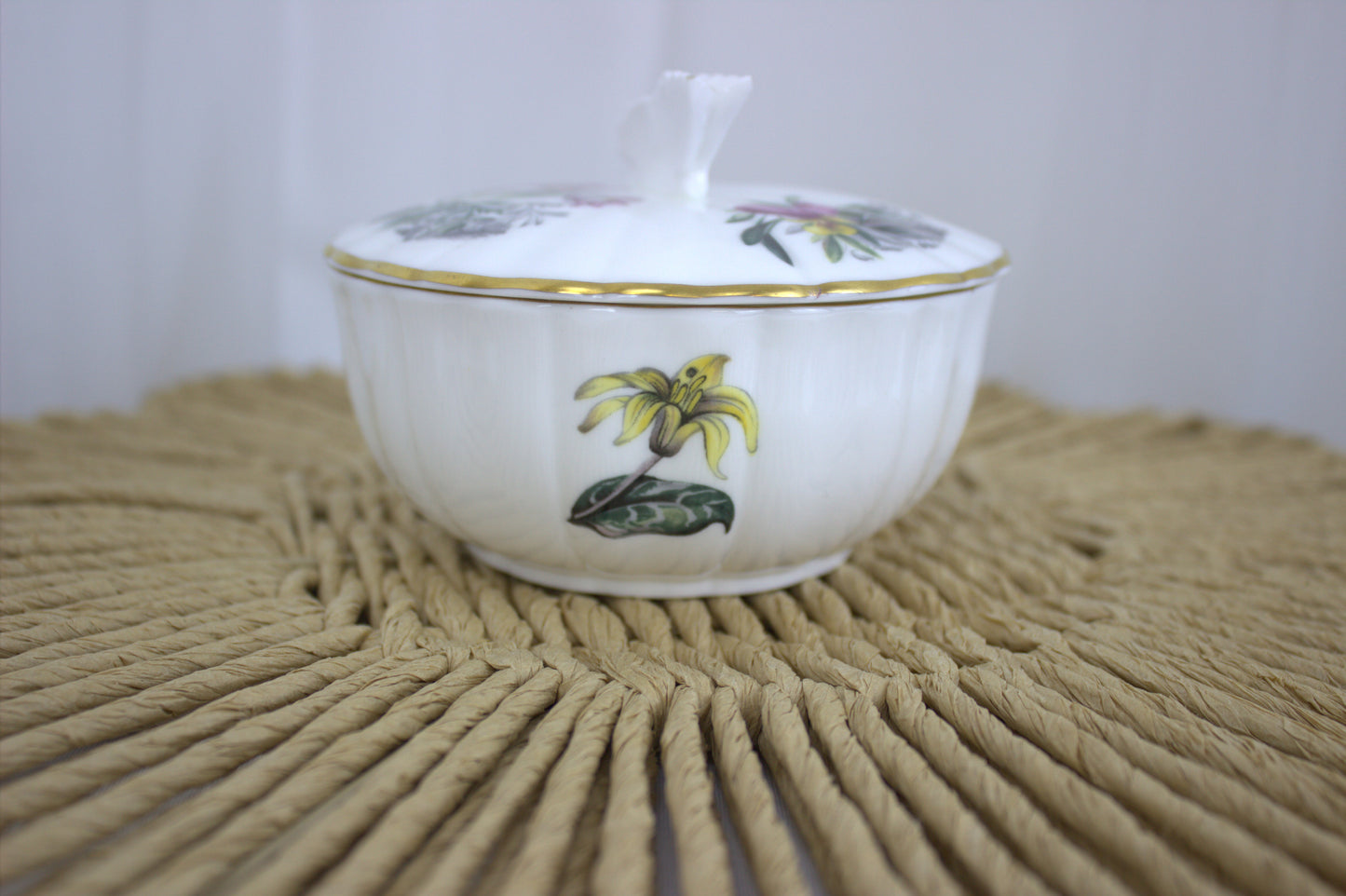 Stunning Royal Worcester Trinket Dish with Lid