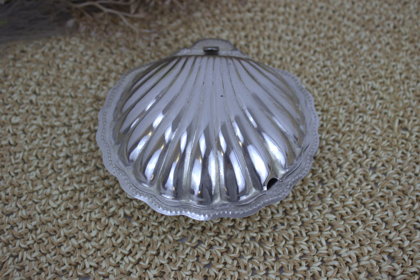 Beautiful Vintage Silver Plated Shell Shaped Trinket Box / Jam / Butter Dish