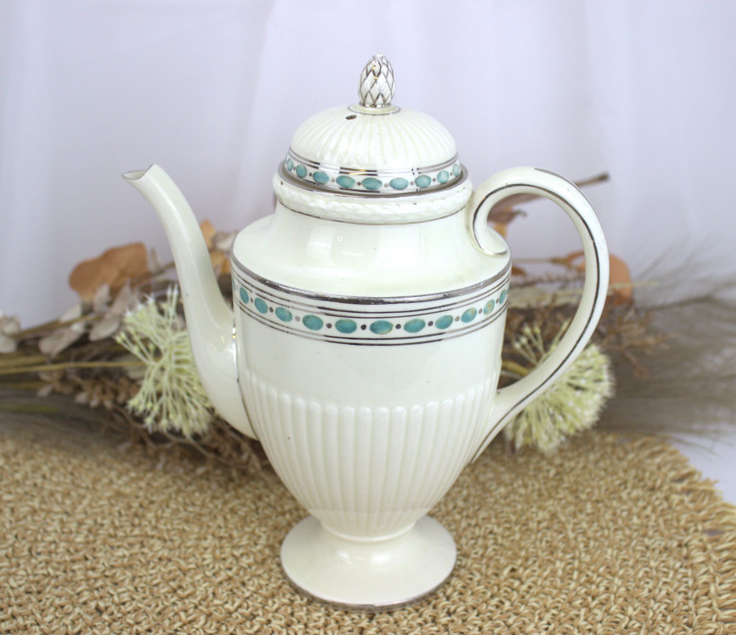 Stunning Rare Wedgwood Tea/Coffee Pot with Turquoise Accent - Damaged in transit, chips to the spout and lid, ideal for display, not functional 😞