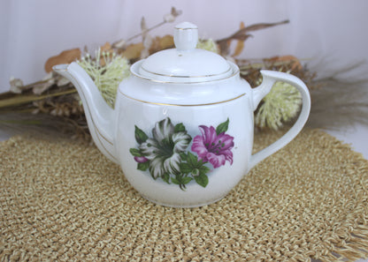 Charming Vintage Tea for One Teapot